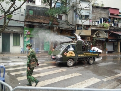 Quân, dân quận Ba Đình nỗ lực chống dịch Covid-19 tại phường Trúc Bạch