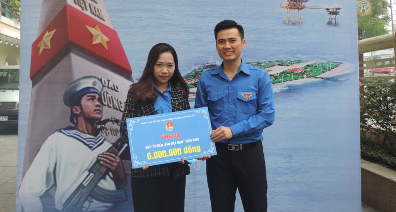 Thành đoàn Hà Nội hội thu ủng hộ Quỹ “Vì biển, đảo Việt Nam”