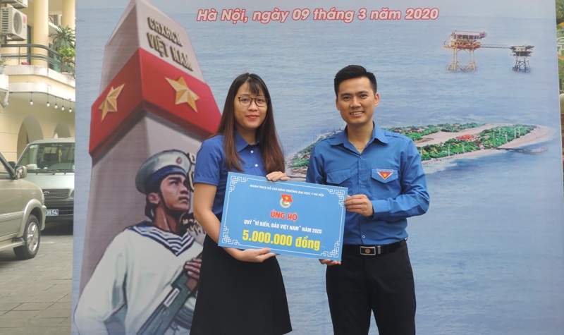 Thành đoàn Hà Nội hội thu ủng hộ Quỹ “Vì biển, đảo Việt Nam”