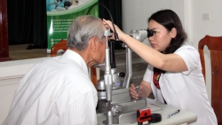 Bệnh viện Mắt Hà Nội 2 khám tầm soát bệnh lý Glôcôm miễn phí