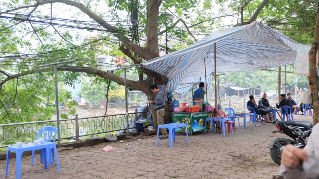 Tình trạng này cũng diễn ra tại hồ Yên Phúc, Hà Đông