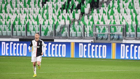 Serie A hoãn đến tháng 4, Ligue 1 thi đấu không khán giả