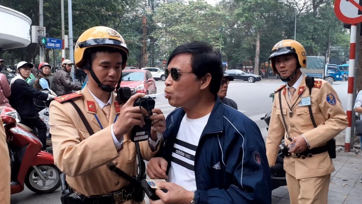 Bắt đầu thí điểm nộp phạt vi phạm giao thông qua Cổng dịch vụ công quốc gia