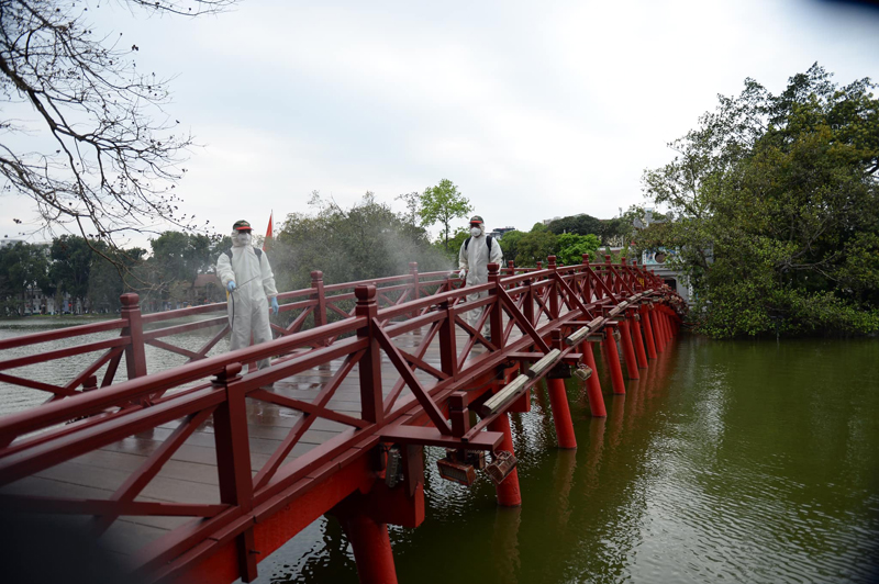 Cung cấp đầy đủ nhu yếu phẩm cho người dân đang cách ly phòng dịch Covid-19 tại quận Ba Đình