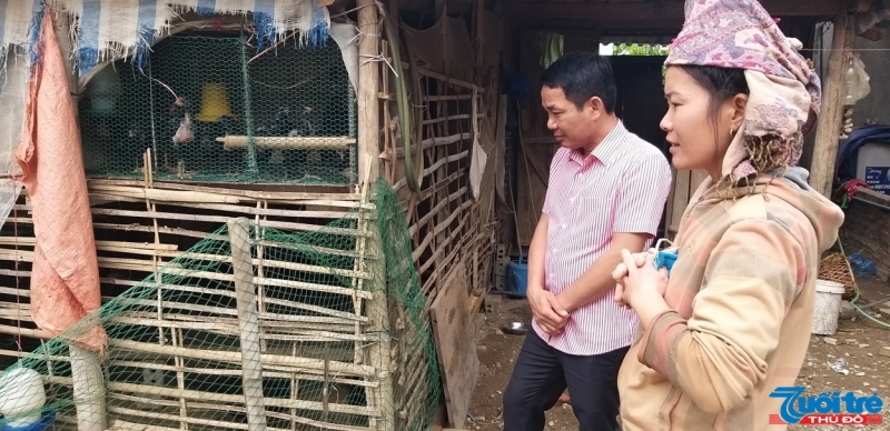 Chị Tòng Thị Xoan xúc động kể về những ngày được bà con trong bản đùm bọc sau khi nhà bị lũ cuốn trôi, tài sản mất hết