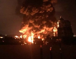 Quảng Ninh: Cháy lớn thiêu rụi một khu nhà xưởng chứa đầy lốp xe và dầu máy