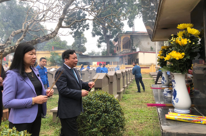 Dâng hương tưởng nhớ đồng chí Đỗ Ngọc Du - Bí thư Thành ủy Hà Nội đầu tiên