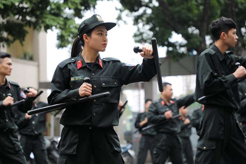 Bài 2: Các chiến sĩ Công an nhân dân xông pha mọi mặt trận