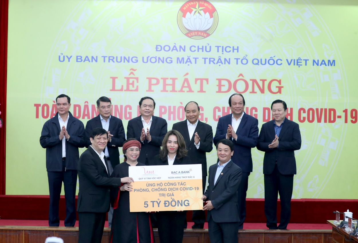 BAC A BANK ủng hộ 5 tỉ đồng góp sức chặn đứng đại dịch Covid-19