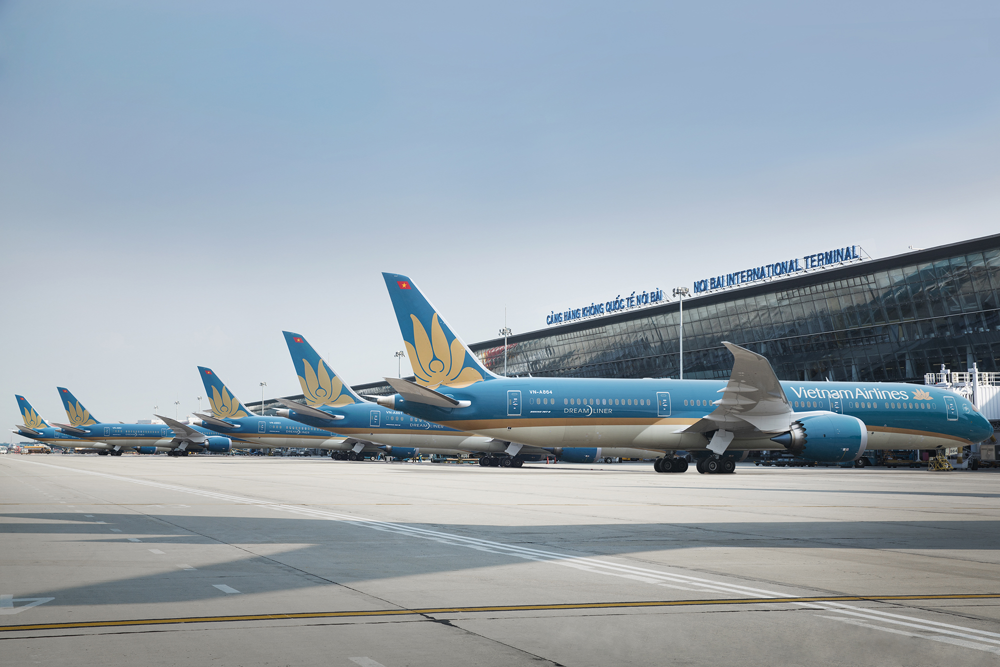 Vietnam Airlines tạm dừng khai thác tất cả đường bay quốc tế