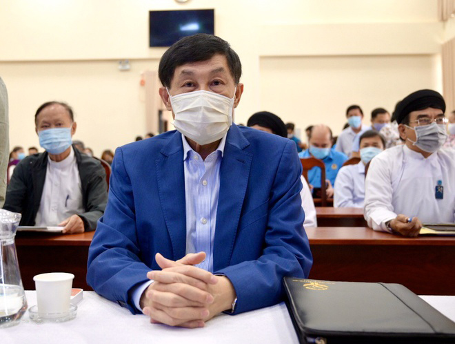 Doanh nhân Johnathan Hạnh Nguyễn ủng hộ gần 30 tỷ đồng chống dịch Covid-19 và giúp đỡ người dân miền Tây.
