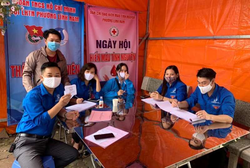 Thanh niên phường Lĩnh Nam tham gia hiến máu tình nguyện