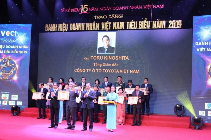 TGĐ TMV nhận giải Doanh nhân tiêu biểu 2019