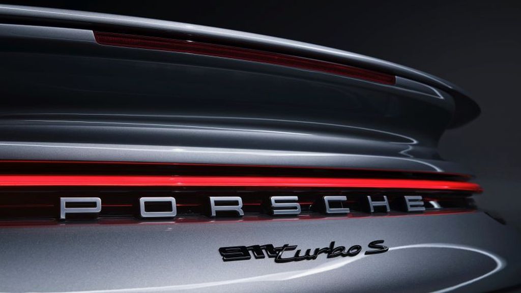 Porsche 911 Turbo S sẽ giới thiệu thêm 2 phiên bản đặc biệt?