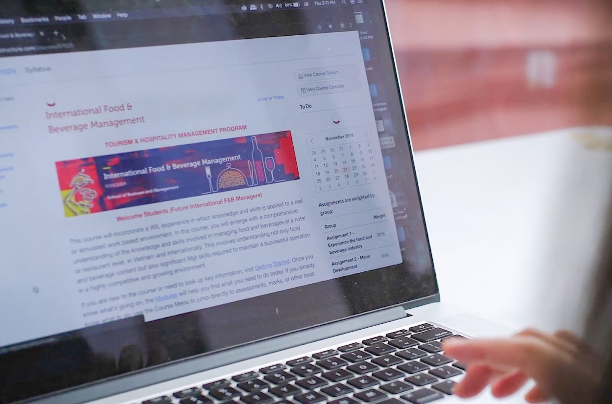 Việc dạy và học trực tuyến là lựa chọn tối ưu với ngành giáo dục trong tình hình dịch bệnh như hiện nay