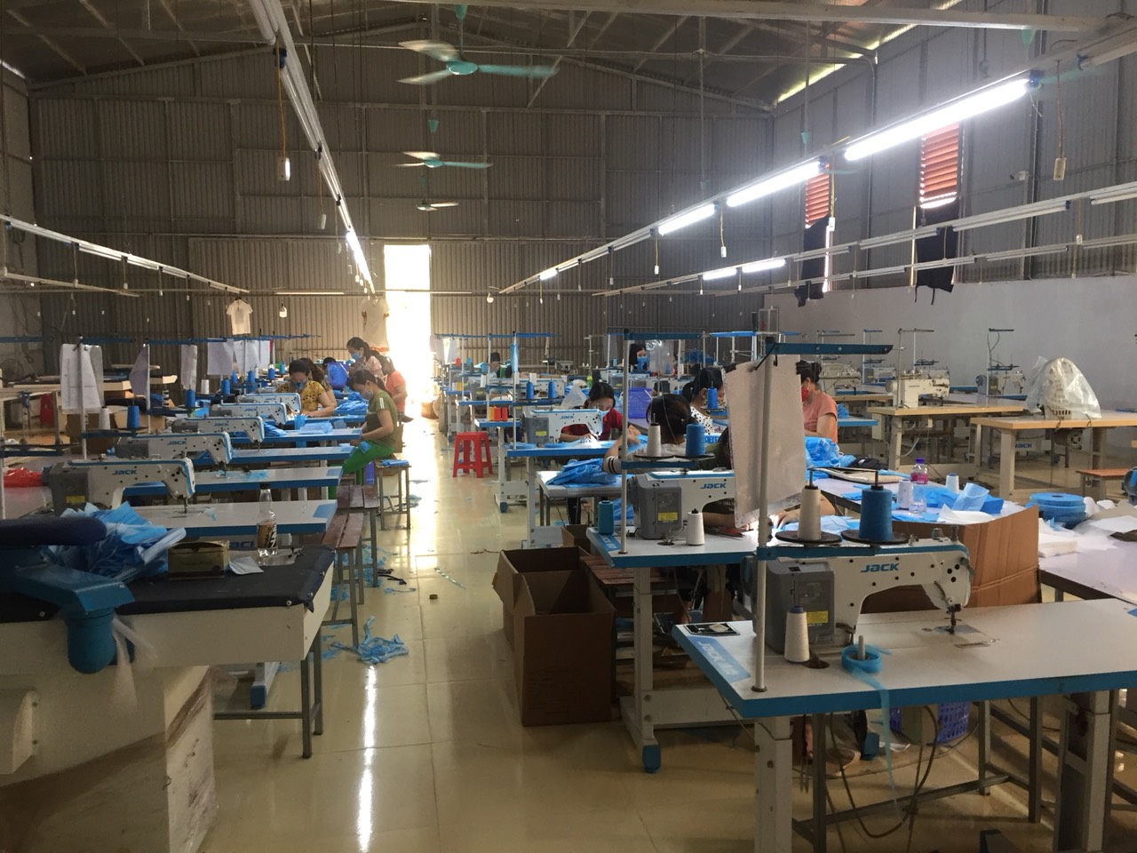 Bắc Giang: Phát hiện cơ sở sản xuất khẩu trang thiếu giấy phép