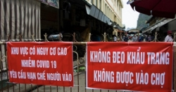 Quảng Ninh: Người dân nghiêm túc đeo khẩu trang khi vào chợ