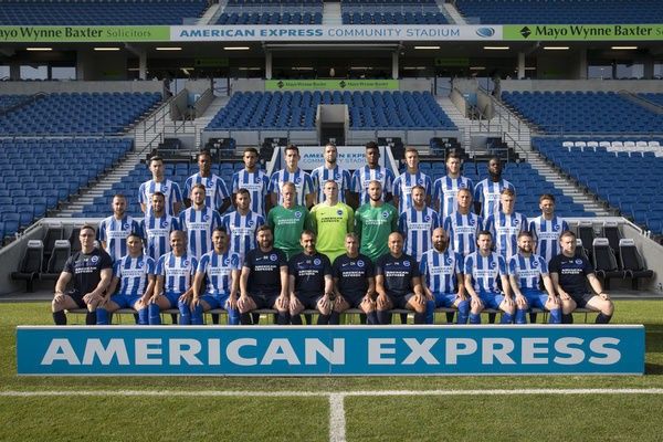 CLB Brighton xác nhận một cầu thủ đã trở thành nhân vật thứ 3 tại Premier League nhiễm Covid-19.