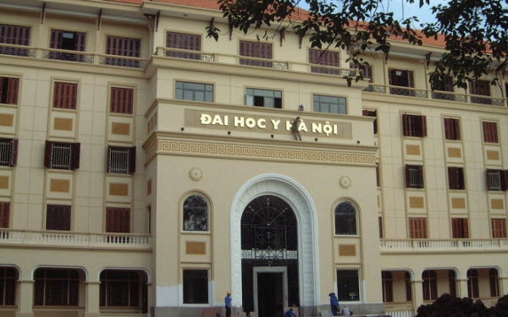 Sinh viên Đại học Y Hà Nội tạm dừng học lâm sàng phòng Covid-19 