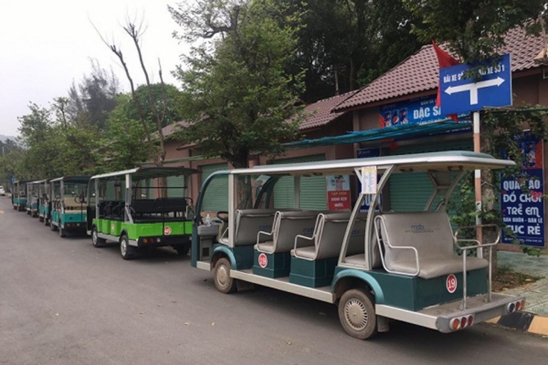 Xe điện nằm bất động
