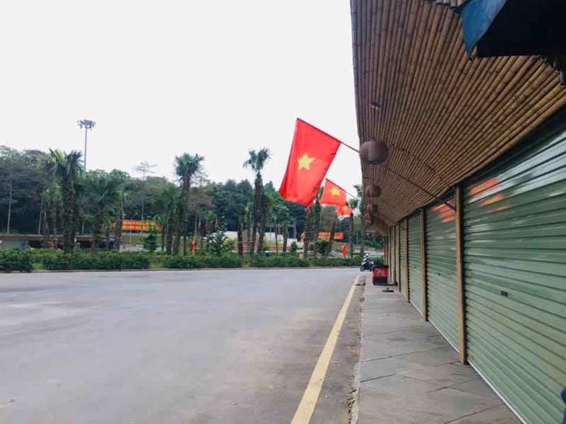 Các ki-ốt, quầy bán hàng lưu niệm đóng cửa toàn bộ