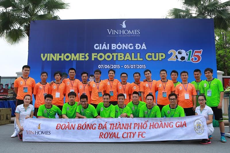 Cựu danh thủ đội tuyển quốc gia Vũ Minh Hiếu ghi 2 bàn thắng cho đội Vinhomes Royal City 1