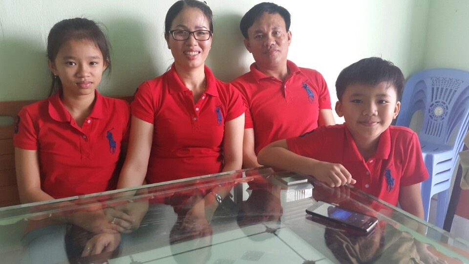 Giữa trùng khơi nhớ hình bóng quê nhà...