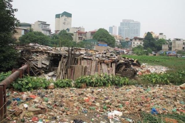 Hồ Linh Quang “chết” vì lấn chiếm và ô nhiễm