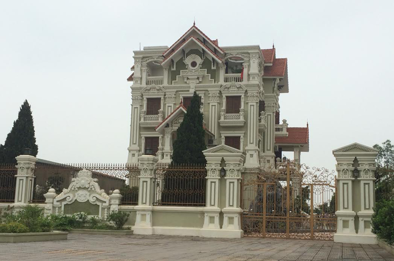 Lâu đài hiện đại bậc nhất huyện Phú Xuyên xây không phép trên đất lấn chiếm