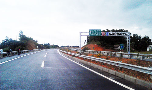 Cao tốc Nội Bài - Lào Cai: Tăng cường bảo đảm trật tự an toàn giao thông trên tuyến đường