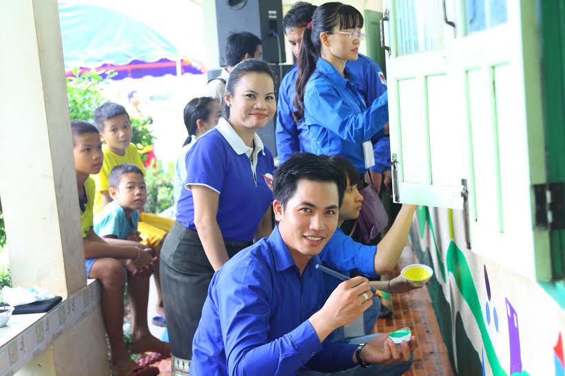 Phiên dịch viên tình nguyện trên đất nước Triệu Voi