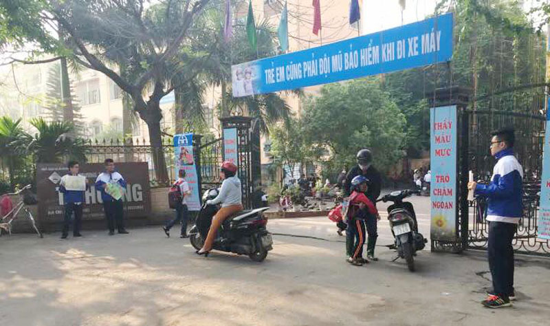 Giúp em đội mũ bảo hiểm với những hình vẽ đáng yêu