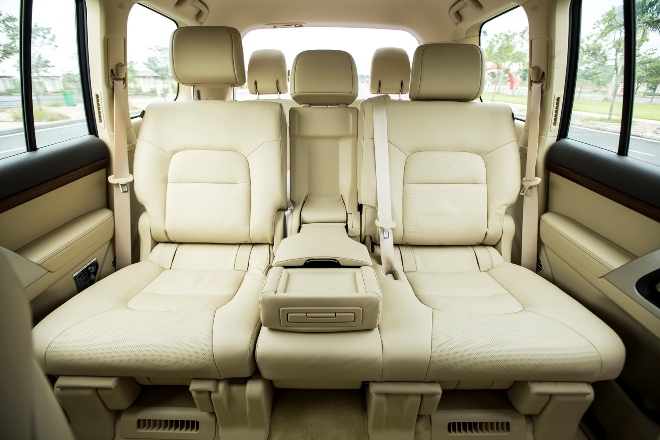 Cận cảnh Toyota Land Cruiser 2015 giá 2,8 tỷ đồng - ảnh 11