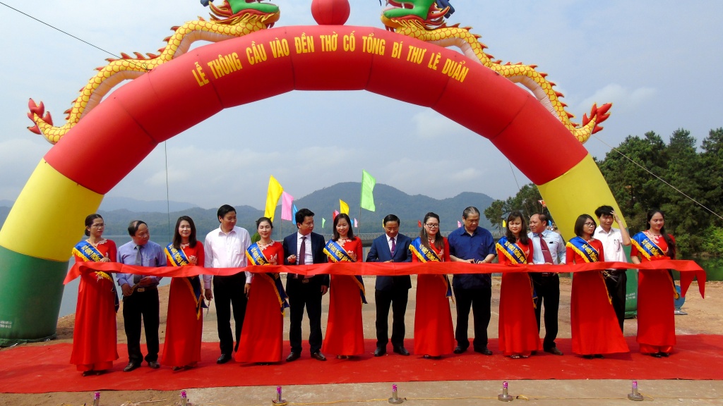 Hà Tĩnh: Thông cầu vào đền thờ cố Tổng Bí thư Lê Duẩn