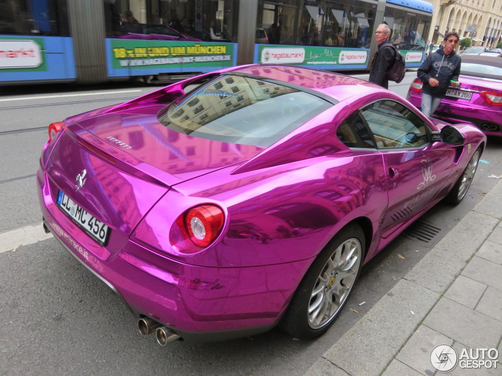 Ferrari không cho phép các chủ sở hữu sơn màu hồng cho những chiếc xe của hãng