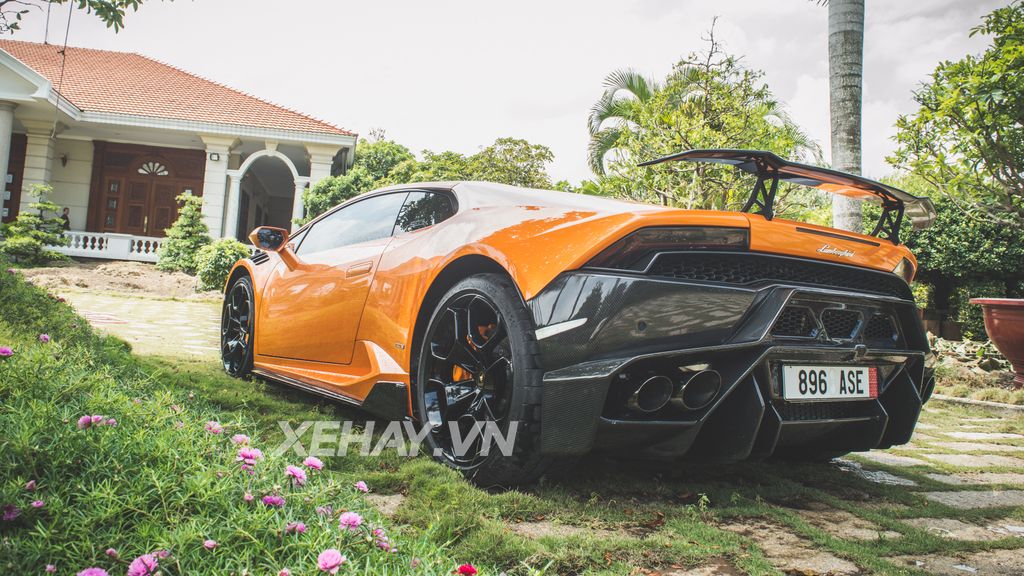 Lamborghini Huracan Novara độc nhất Việt Nam về Long An 