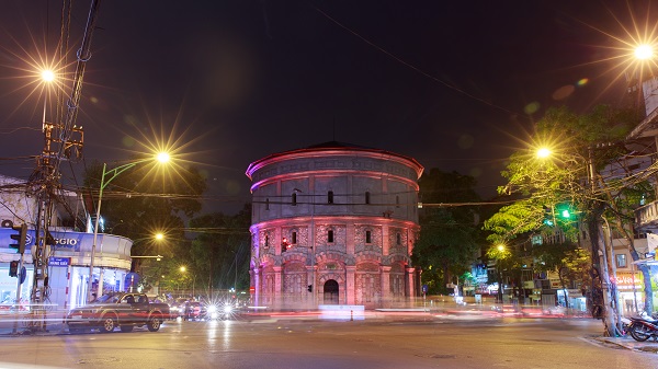 Tháp nước Hàng Đậu lại được chiếu sáng trong tháng Tư