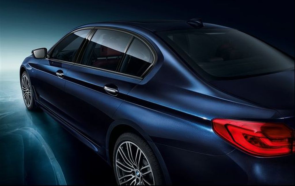 BMW 5-Series Li dành cho thị trường Trung Quốc tung ảnh chính thức