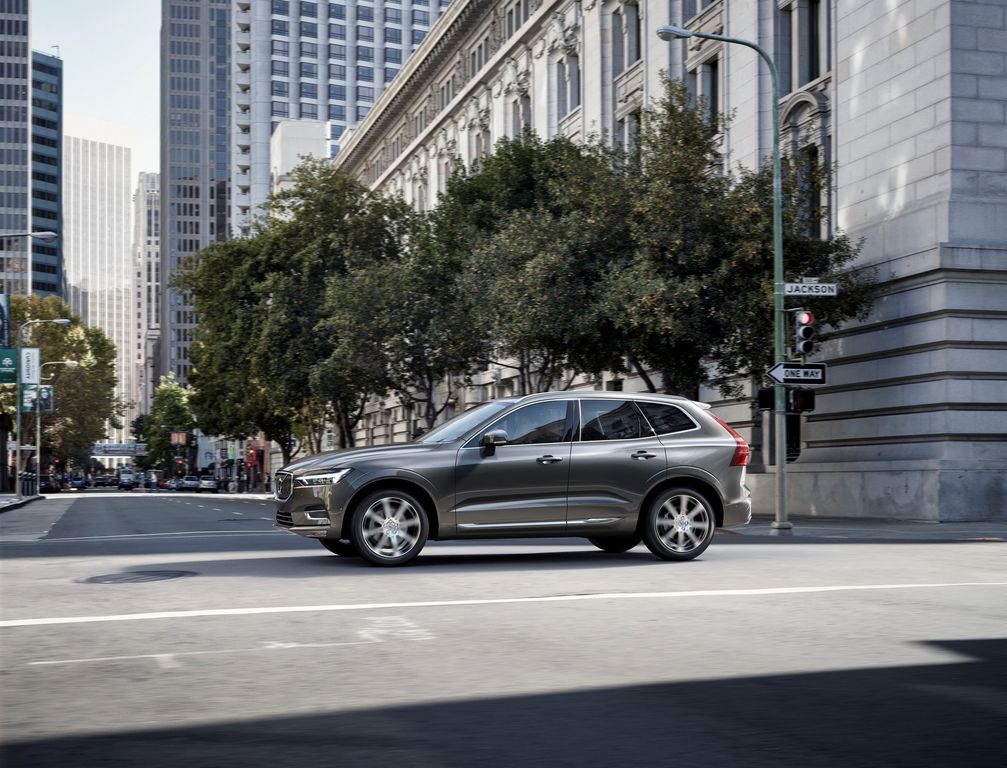 Volvo XC60 hoàn toàn mới có giá từ 1,048 tỷ VNĐ tại Anh