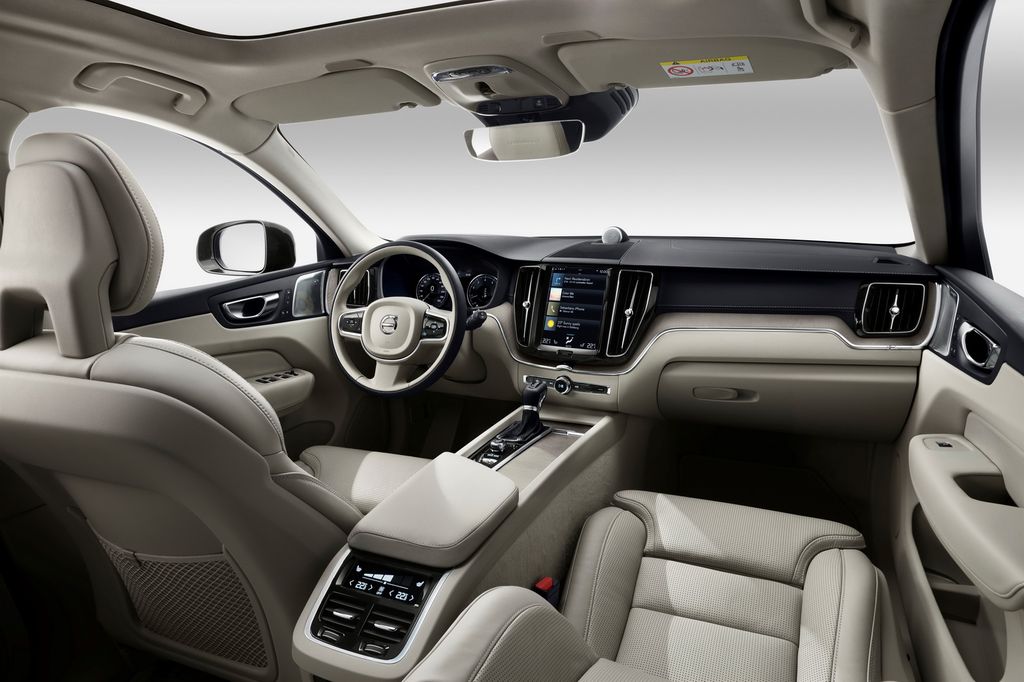 Volvo XC60 hoàn toàn mới có giá từ 1,048 tỷ VNĐ tại Anh