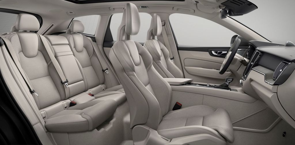 Volvo XC60 hoàn toàn mới có giá từ 1,048 tỷ VNĐ tại Anh