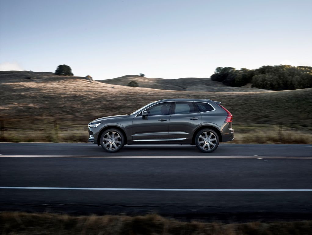 Volvo XC60 hoàn toàn mới có giá từ 1,048 tỷ VNĐ tại Anh