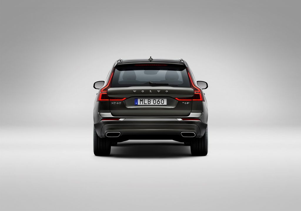 Volvo XC60 hoàn toàn mới có giá từ 1,048 tỷ VNĐ tại Anh