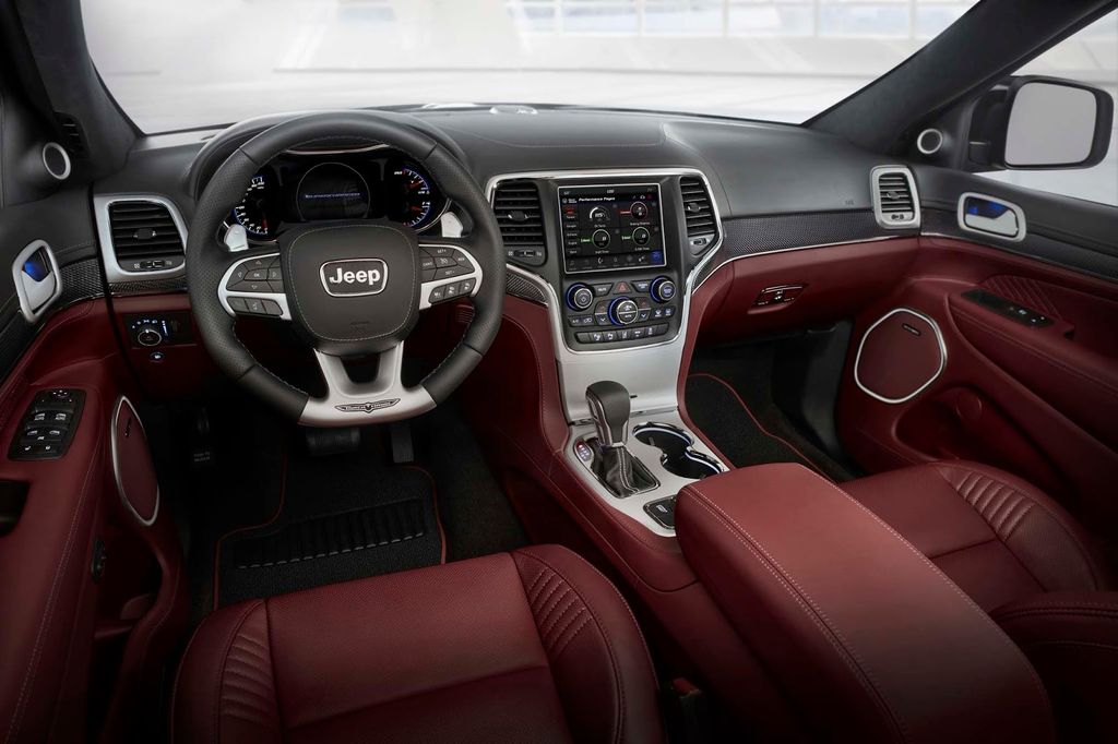 Jeep Grand Cherokee Trackhawk mạnh 707 mã lực, dẫn động 4 bánh