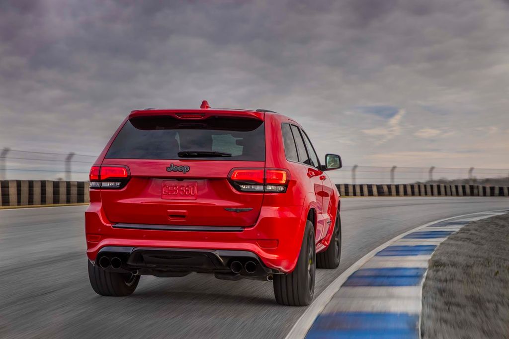 Jeep Grand Cherokee Trackhawk mạnh 707 mã lực, dẫn động 4 bánh