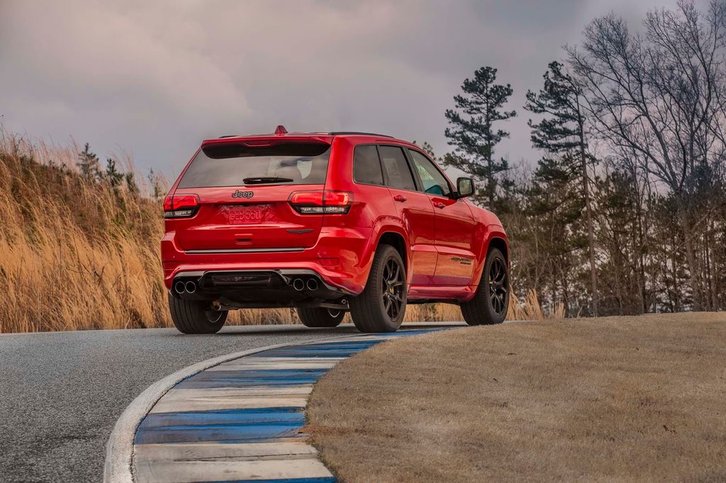 Jeep Grand Cherokee Trackhawk mạnh 707 mã lực, dẫn động 4 bánh