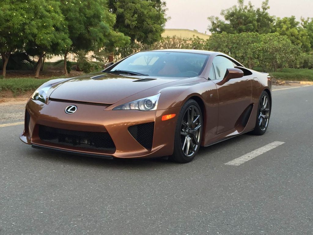 Siêu xe cũ Lexus LFA nâu ngọc trai được bán với giá 14,6 tỷ VNĐ