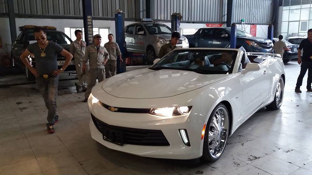 Chevrolet Camaro 2017 mui mềm đầu tiên về Việt Nam