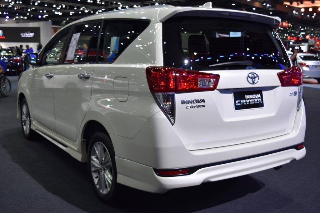Chi tiết Toyota Innova Crysta trưng bày tại Triển lãm ô tô BIMS 2017