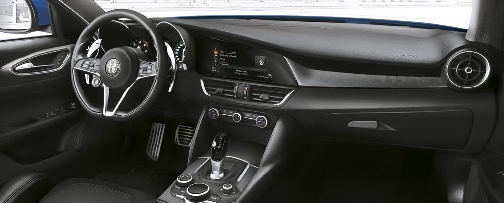 Alfa Romeo Giulia Veloce mới có giá khởi điểm chỉ từ 1,07 tỷ VNĐ tại Anh